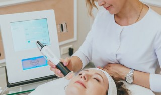 Літо: методи апаратного anti age догляду